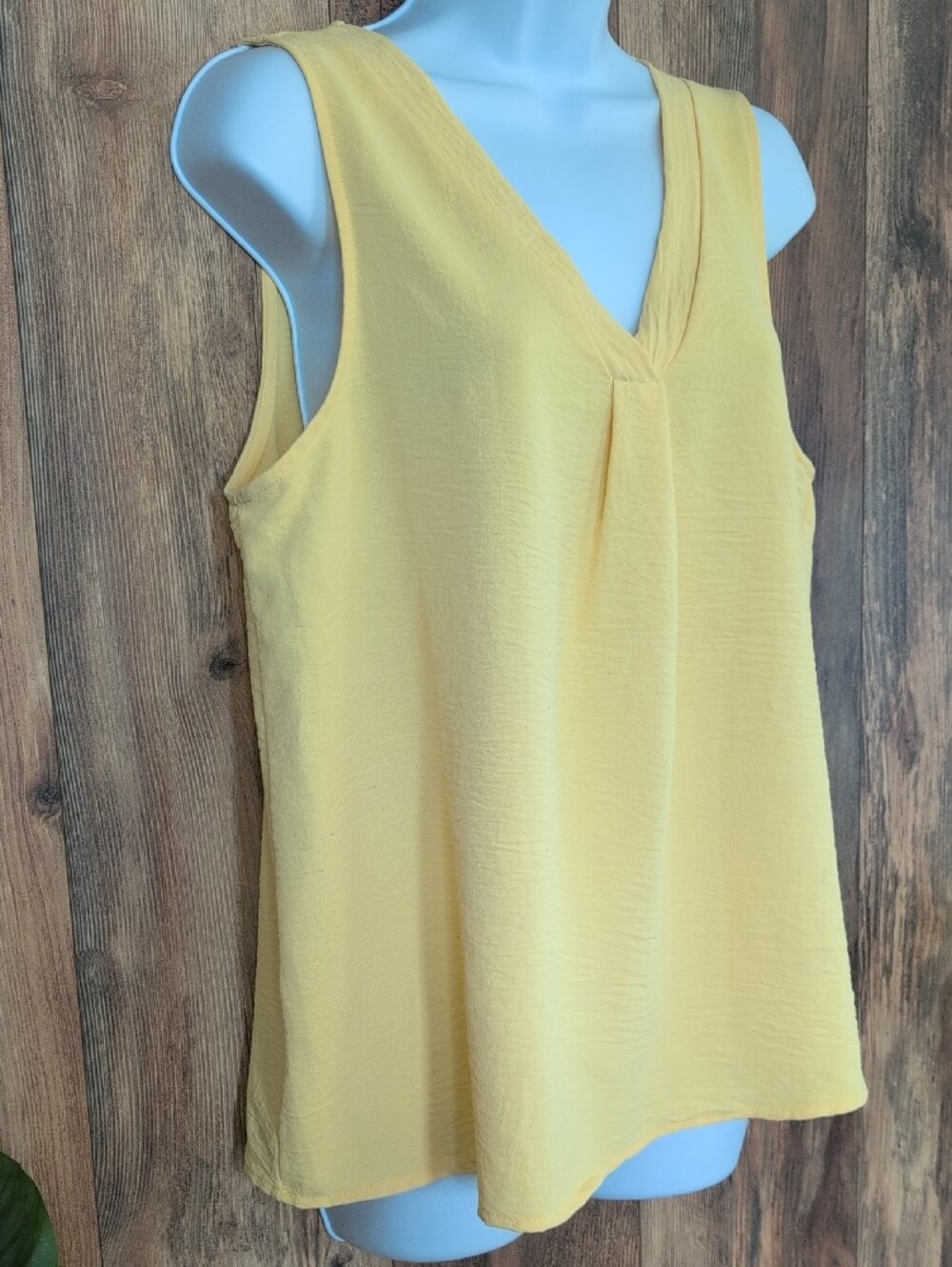 eesome Yellow V-Neck Sleeveless Camisole Tank Blouse M 780A